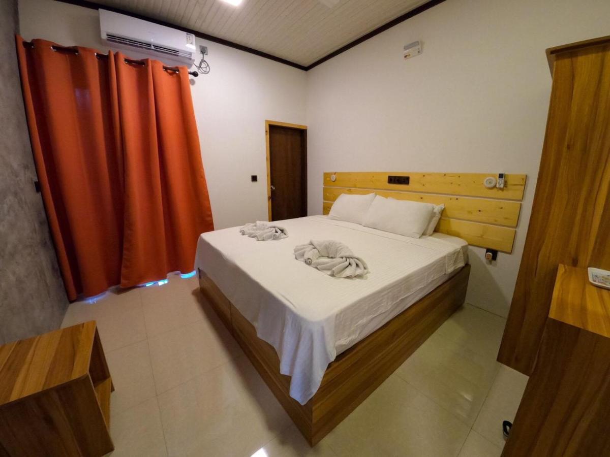 Huvan Inn Fulidhoo Exterior photo