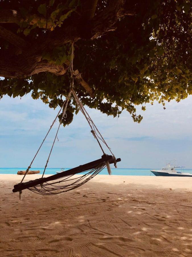 Huvan Inn Fulidhoo Exterior photo