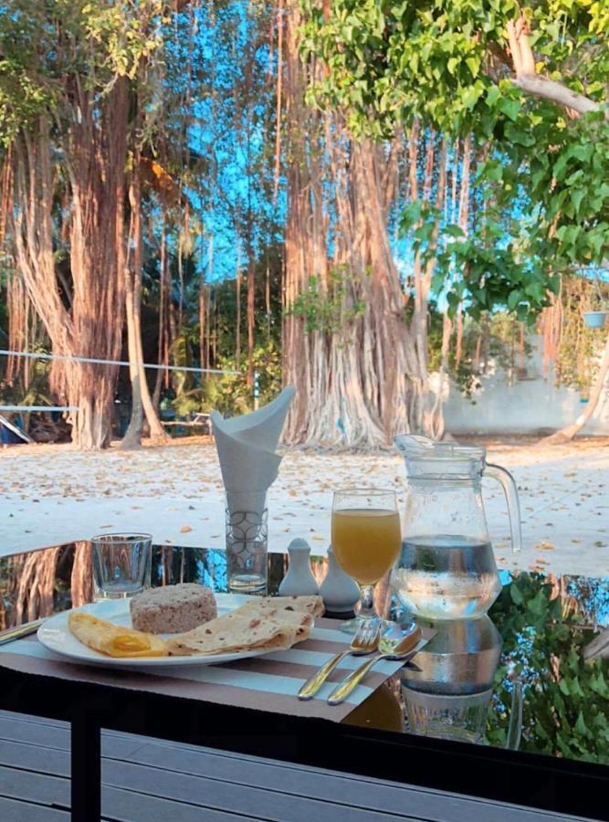 Huvan Inn Fulidhoo Exterior photo
