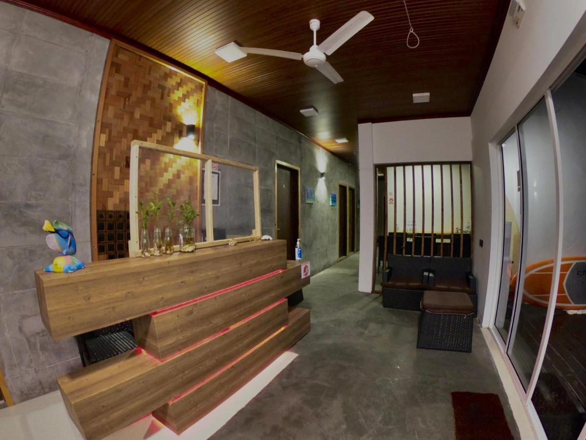 Huvan Inn Fulidhoo Exterior photo