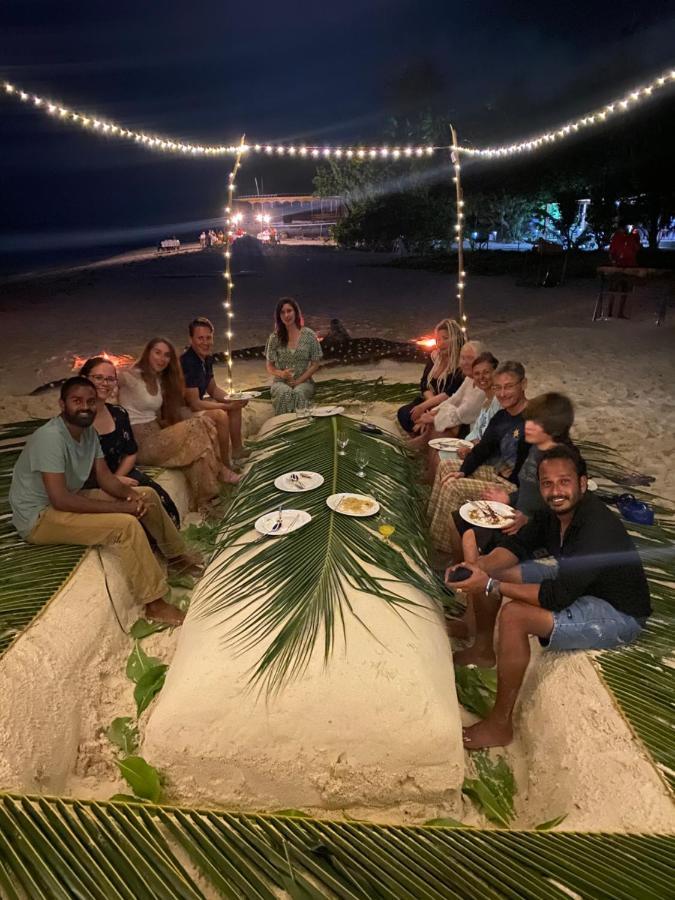 Huvan Inn Fulidhoo Exterior photo