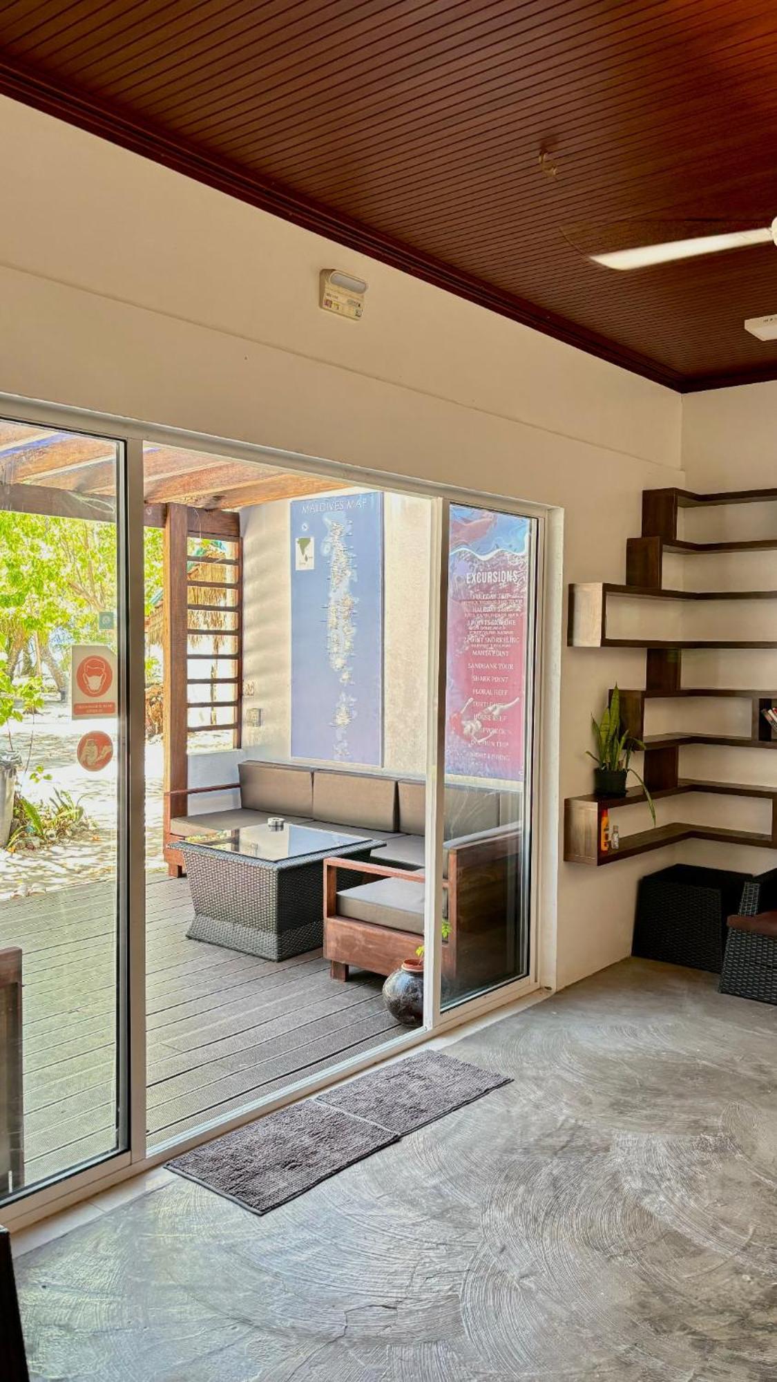 Huvan Inn Fulidhoo Exterior photo
